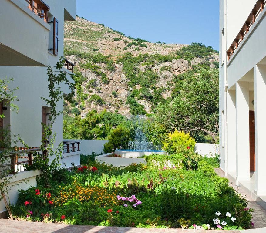 Syia Hotel Sougia Exterior photo