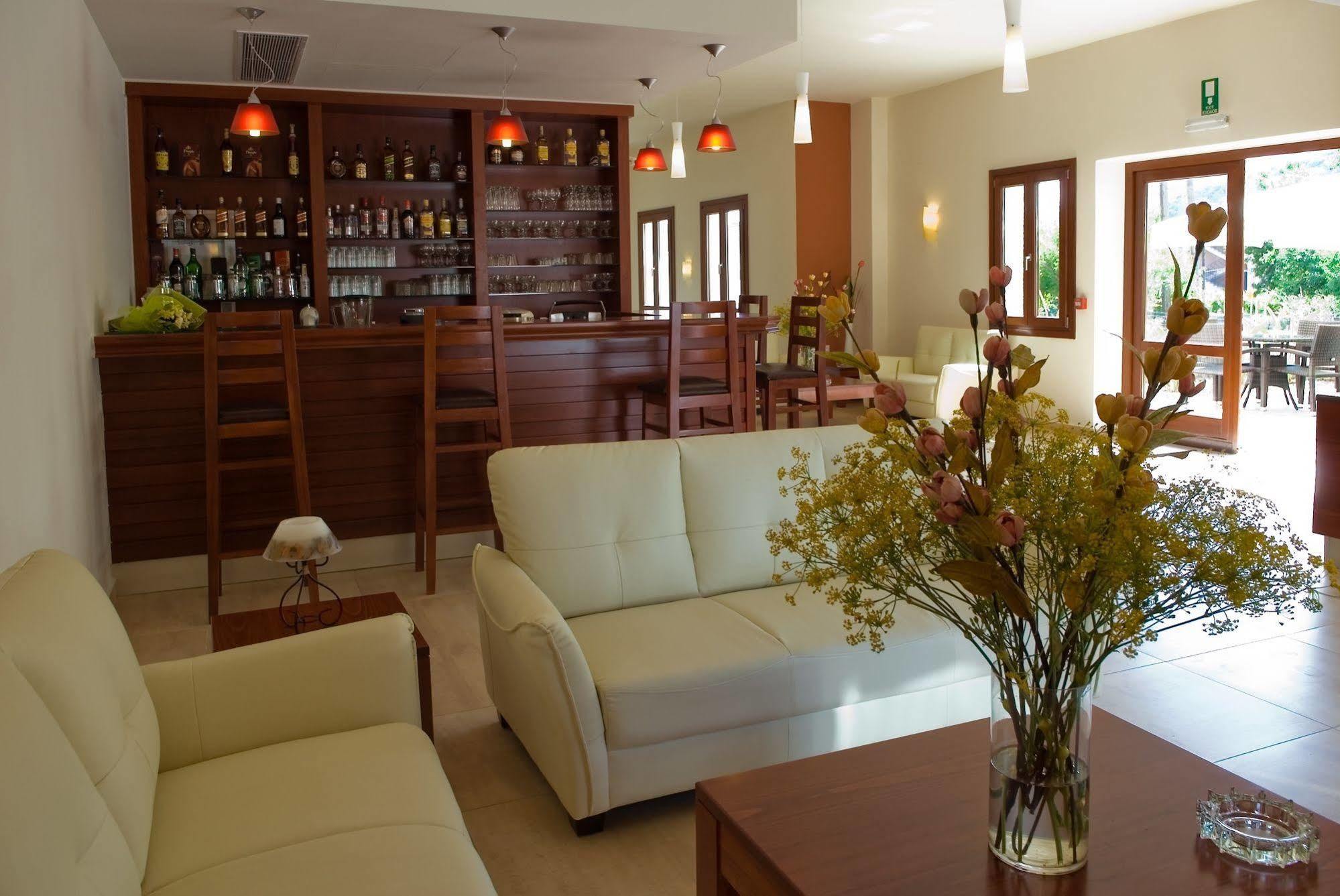 Syia Hotel Sougia Exterior photo