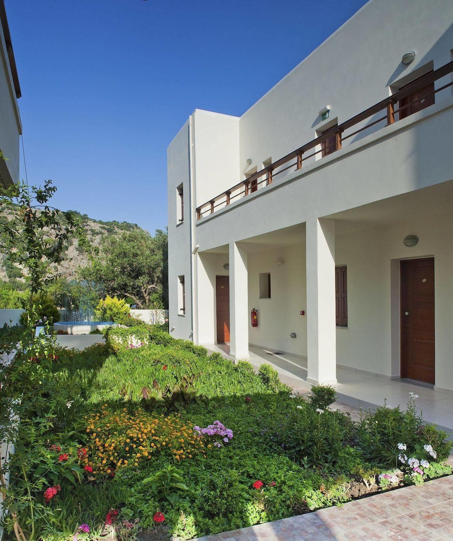 Syia Hotel Sougia Exterior photo
