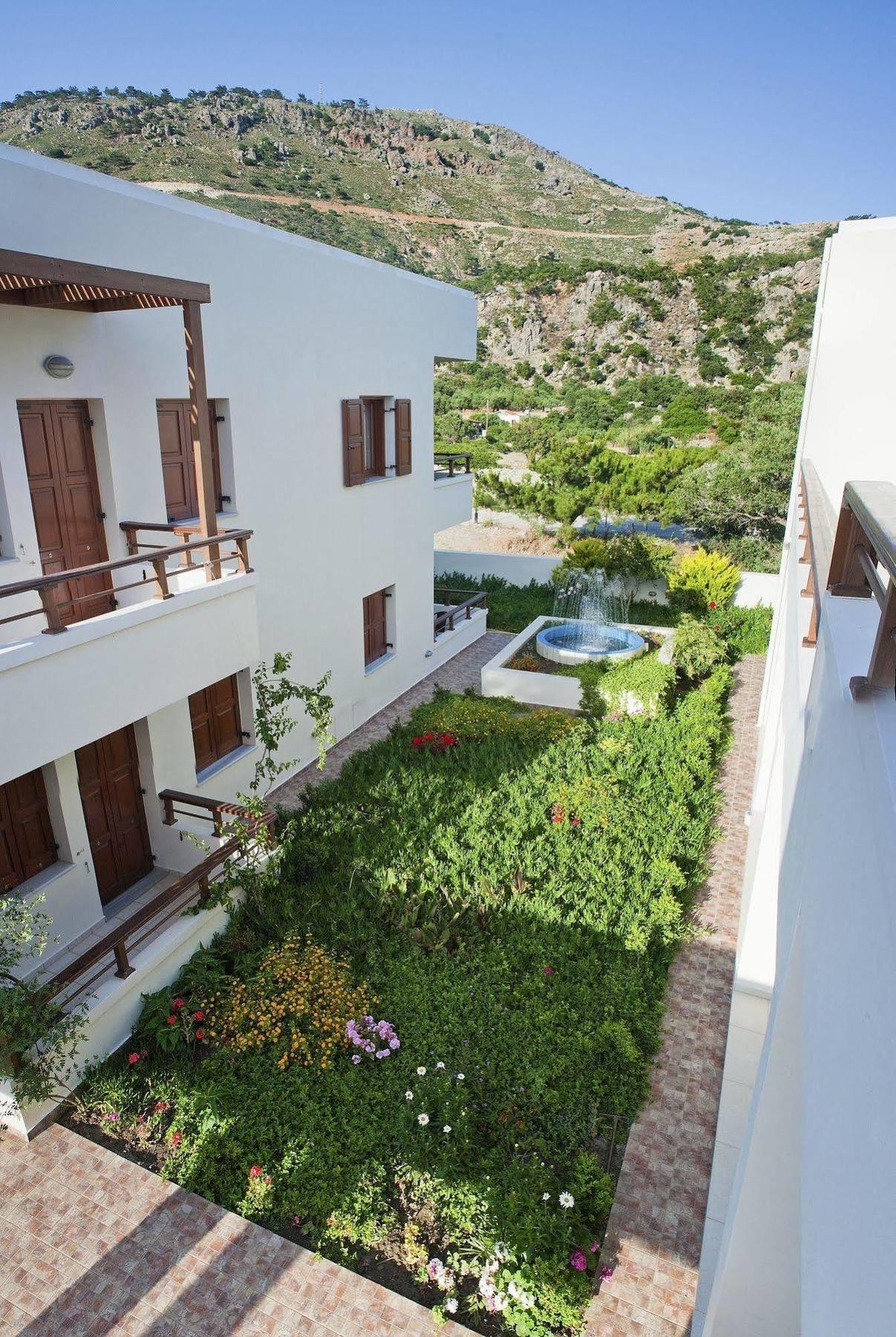 Syia Hotel Sougia Exterior photo